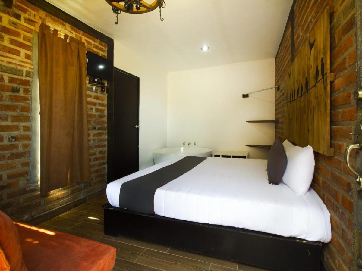 Hotel Cabanas Azul Tequilana Arandas Exterior photo